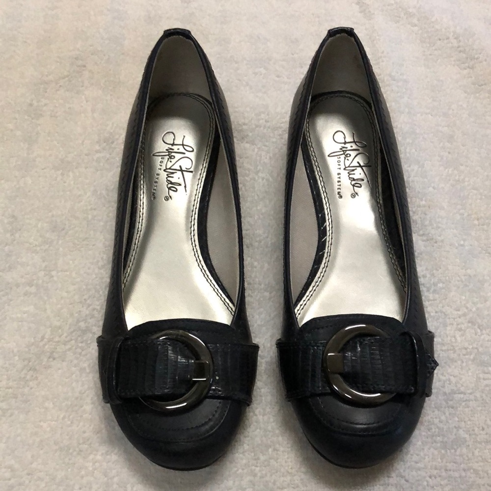 Life Stride Navy Wedge Shoe size 6